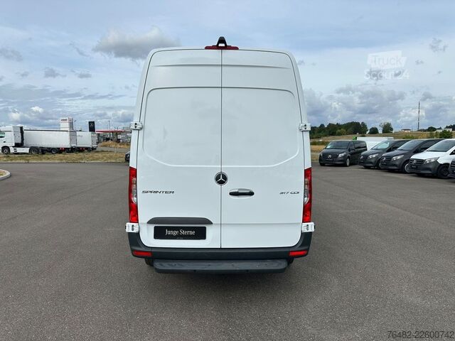 Komercijalno vozilo sa visokim krovom MERCEDES-BENZ Sprinter 317 CDI KA/L2H2/3665/MBUX/NAVI/AUTOMATI