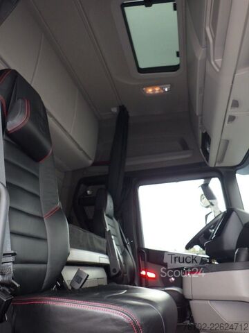 Ciężarówka ciężkiego typu SCANIA R 660 XT 6x4 B /Ret./Hydr./ALCOA /Leder/Vollluft