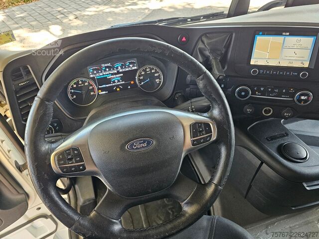 Standardowy ciągnik siodłowy FORD F-Max 500