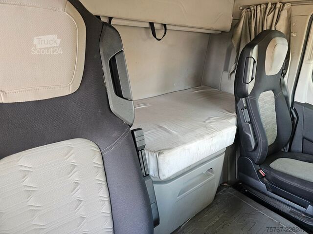 Standardowy ciągnik siodłowy FORD F-Max 500