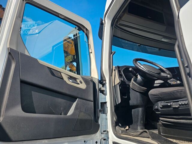 Standardowy ciągnik siodłowy FORD F-Max 500