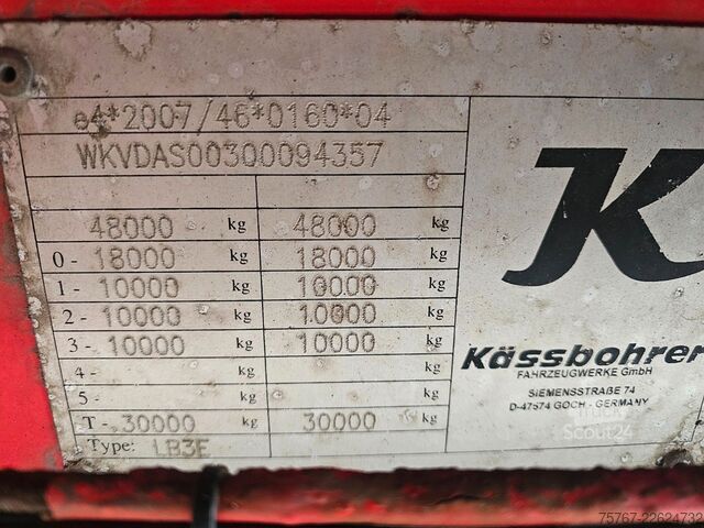 Naczepa niskopodwoziowa KÄSSBOHRER LB3E Mit Hydrauliesche Rampen