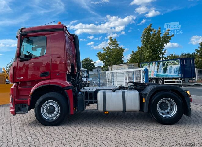 Standardowy ciągnik siodłowy MERCEDES-BENZ Arocs 1848/ 4x4H/ AC/ 2K-Kipphydr./ LOF Zul.