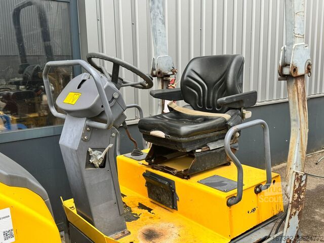 Tandemový válec Dynapac CC1200