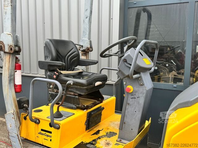 Tandemový válec Dynapac CC1200