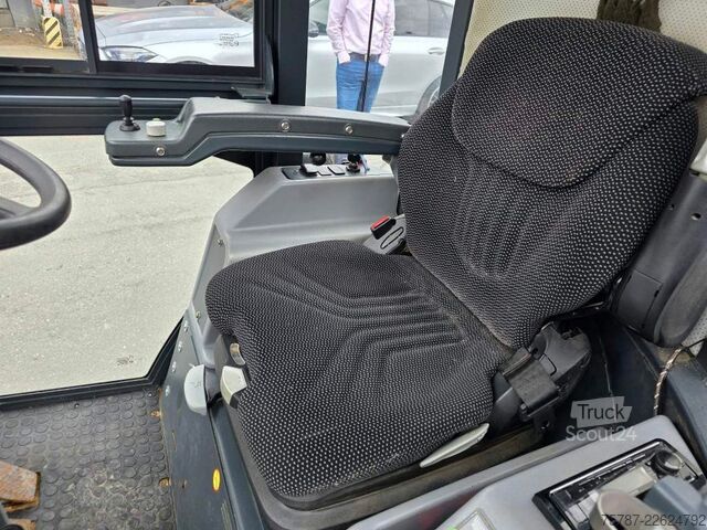 Cilindru compactor HAKO Citymaster 600 mit 2 Besen,Mähwerk,Winterdienst