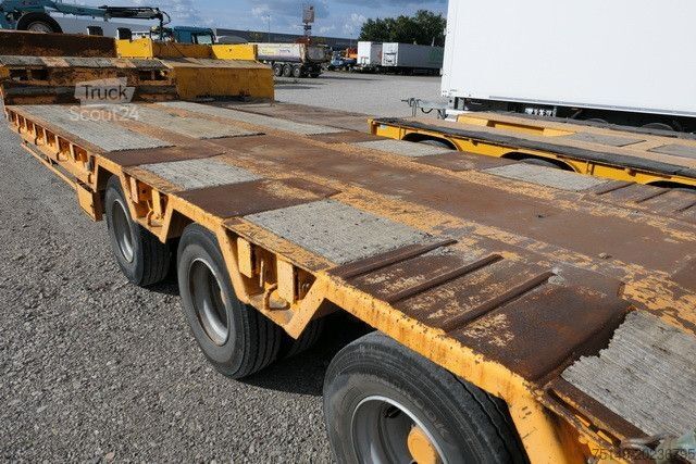 Lavt bygger sættevogn  ACTM, 3-Achser, Hydr. Rampen, Gelenkt, Blattfed.