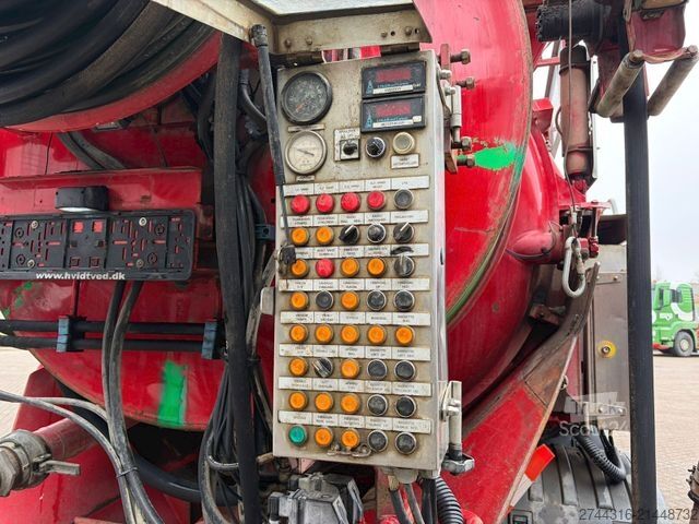 Camion-citerne à vide SCANIA G450 8X4