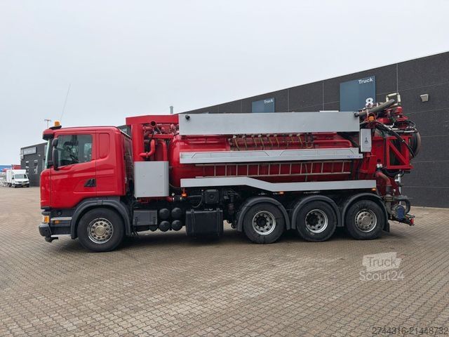 Camion-citerne à vide SCANIA G450 8X4