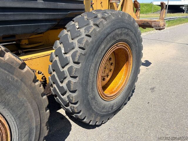 Motoniveladora Caterpillar 140H