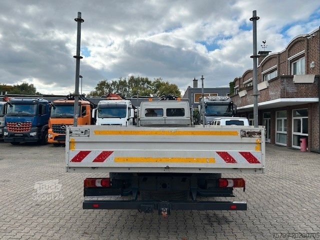 Vrachtauto met open laadbak MERCEDES-BENZ 1527 Atego Pritsche 4x2