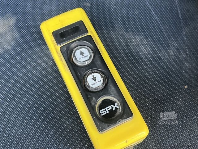 Transporter mit Kipper IVECO Daily 35S16 DoKa Klima AHK 7-Sitzer Start/Stop