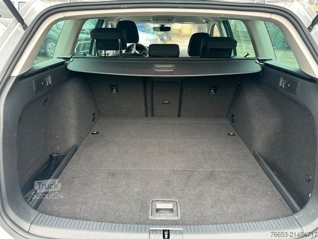 Minibús VOLKSWAGEN Golf Variant 85kw DSG Sound*Klimaaut.*Navi