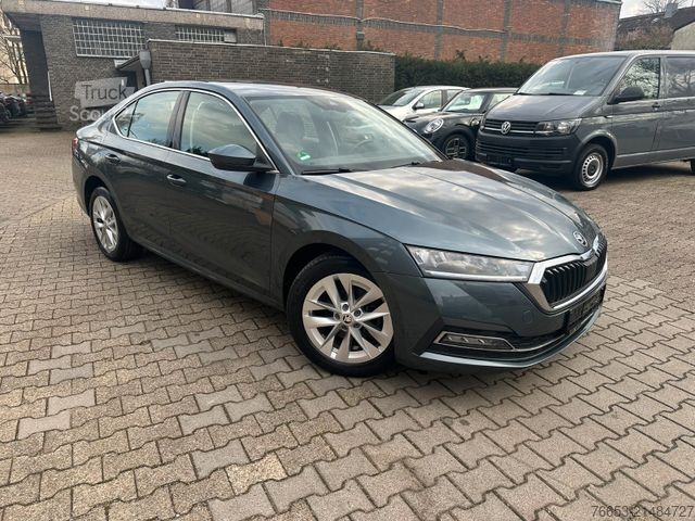 Kombijevsko vozilo SKODA Octavia Limousine DSG*LED*Digital*Head-Up*Navi*