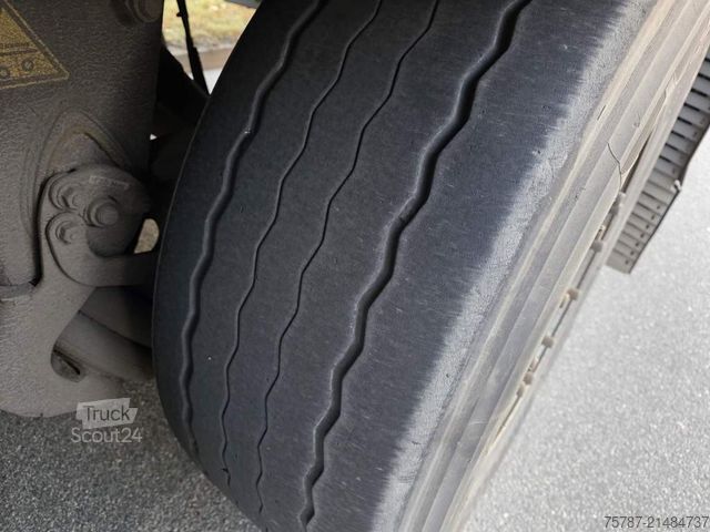 Chladírenský návěs KRONE Tiefkühler, Carrier Vector 1550, 2 x Liftachse