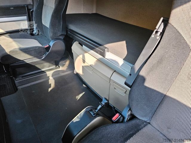 Standardowy ciągnik siodłowy MAN 18.500 TGX, Standklima, Euro 6m Standard