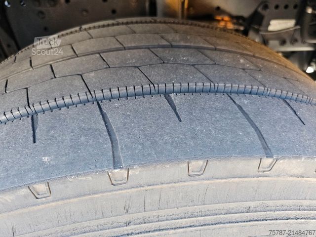 Standardowy ciągnik siodłowy MAN 18.500 TGX, Standklima, Euro 6m Standard