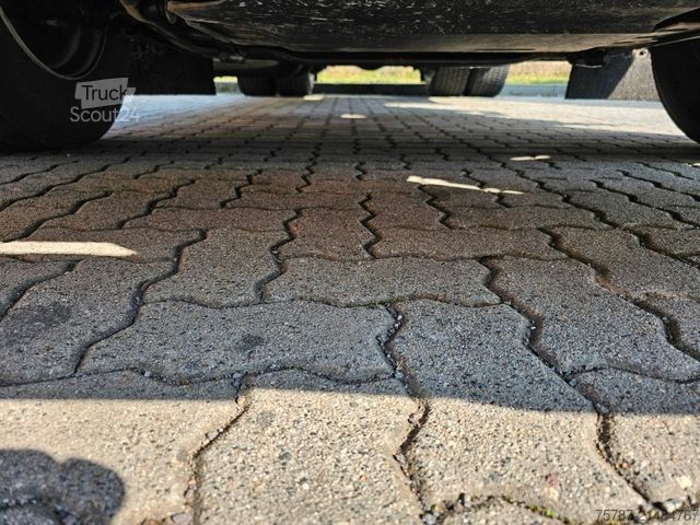 Standardowy ciągnik siodłowy MAN 18.500 TGX, Standklima, Euro 6m Standard