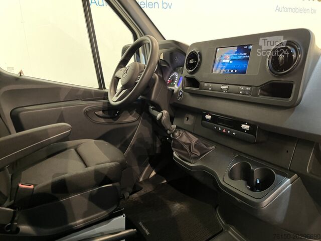 Furgão de caixa Mercedes-Benz Sprinter 311 CDI L2H2 RWD / Euro 6 / Servicebus...