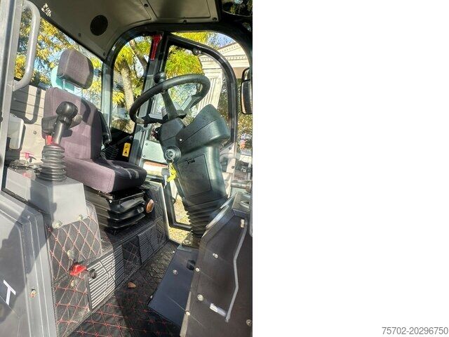 Kolesni nakladalnik Schäffer / Kubota / Wematik 811T Teleskopradlader