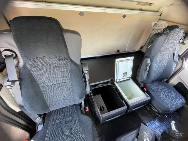 Τυπική μονάδα τράκτορα Mercedes-Benz Actros 1848 LS STH Luft AUT Navi AHK SpurH ACC