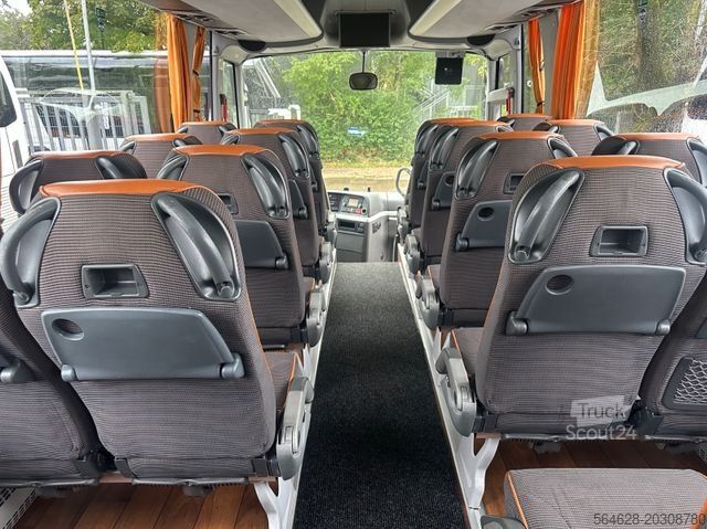 Távolsági autóbusz MAN R08 Lion?s Coach