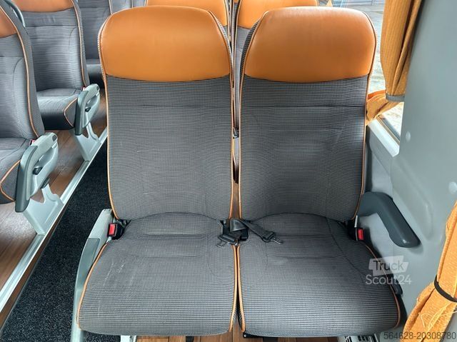 Távolsági autóbusz MAN R08 Lion?s Coach