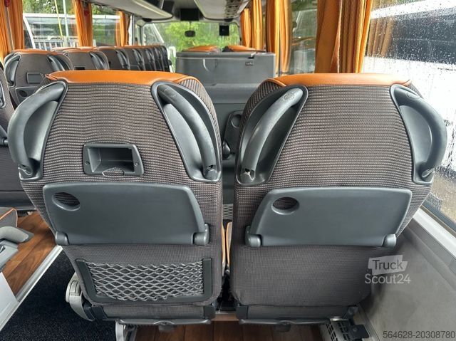 Távolsági autóbusz MAN R08 Lion?s Coach