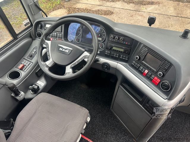 Távolsági autóbusz MAN R08 Lion?s Coach