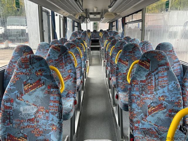 Távolsági autóbusz MERCEDES-BENZ O 560 Intouro