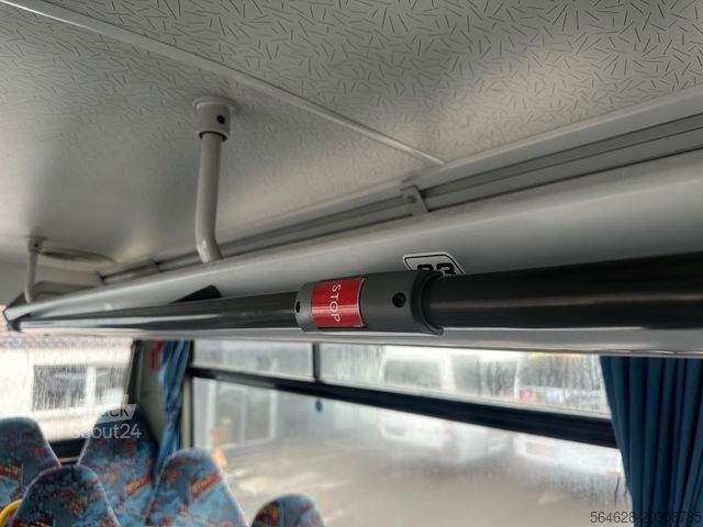 Távolsági autóbusz MERCEDES-BENZ O 560 Intouro