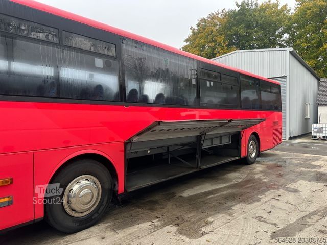 Távolsági autóbusz MERCEDES-BENZ O 560 Intouro