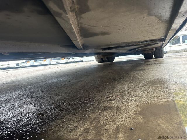 Távolsági autóbusz MERCEDES-BENZ O 560 Intouro