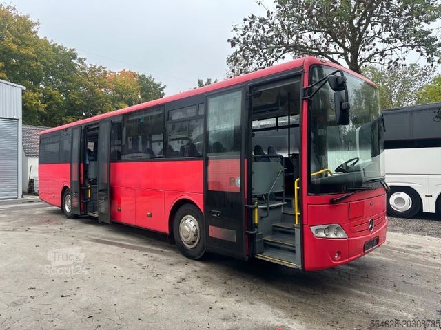 Távolsági autóbusz MERCEDES-BENZ O 560 Intouro