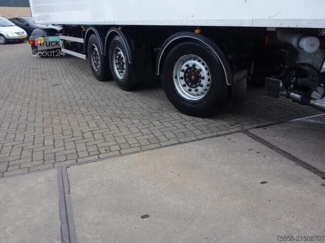 Gekoeld/bevroren transport VEDECAR FRIGO TRAILER 3asser