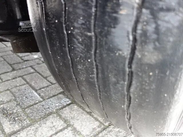 Gekoeld/bevroren transport VEDECAR FRIGO TRAILER 3asser