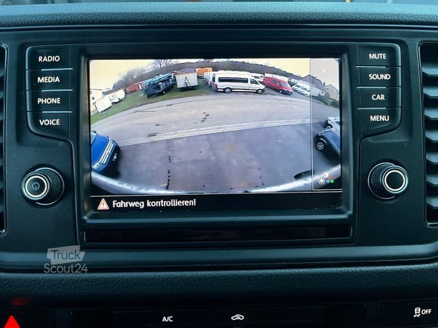 Fourgon tôlé VOLKSWAGEN CRAFTER 2.0TDI XXXL KOFFER RAMPE KAMERA 177 PS