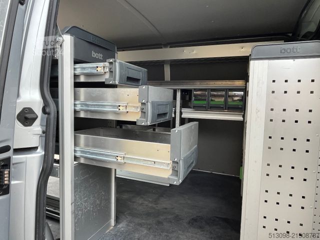 Panel van VOLKSWAGEN T6.1 BOTT REGALS. TEMP. SHZ NAVI KLIMA 1.HAND