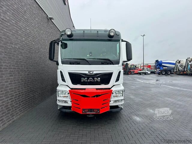 Vrachtwagen met kraan MAN TGS 35.500 8X4H-6 BL MET PALFINGER PK.65002 SH ...