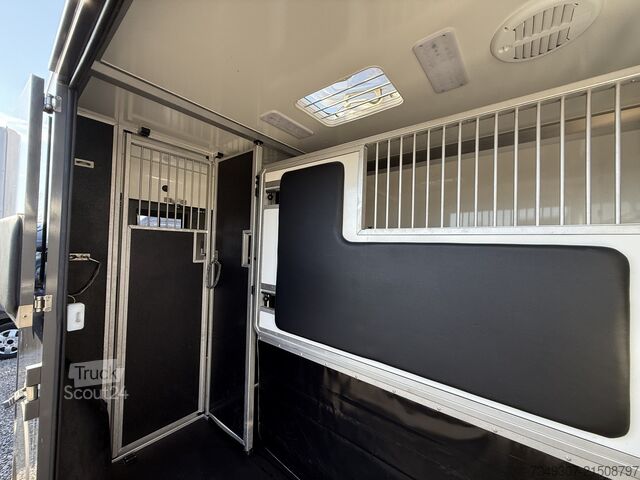 Transport de chevaux Renault Master PAARDENWAGEN | HORSETRUCK | STX | STALLI...