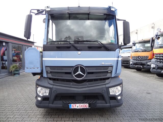 Truck mounted crane Mercedes-Benz Actros 2533 6X2 HMF 1820 Langmaterial