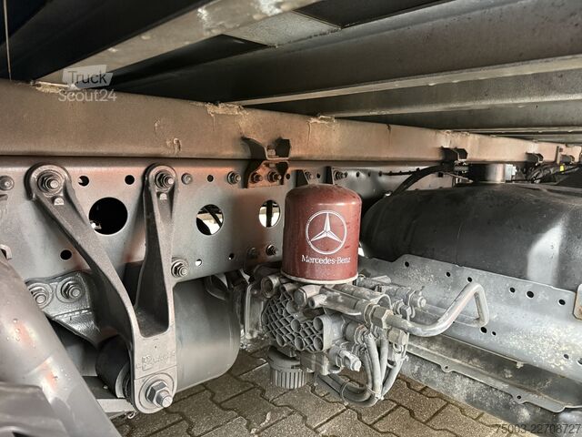 Pick-up van Mercedes-Benz Atego 818 Hegla Glasreff