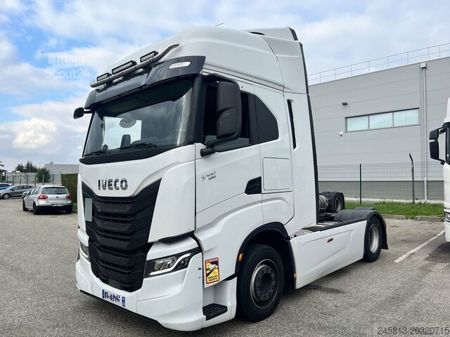 Tracteur routier surbaissé Iveco SWAY 530