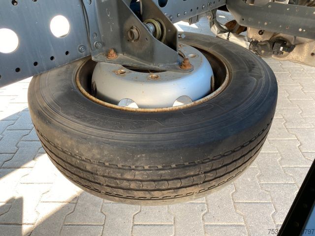 Camion plateau avec bâche MERCEDES-BENZ Atego 1221 | 7,2m Pritsche/Plane*LBW*AHK*Autom.