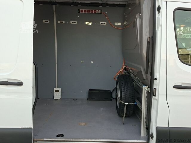 Skåpbil Mercedes-Benz SPRINTER 314 L2H2 AHK 2T KAMERA STANDHZG NAVI