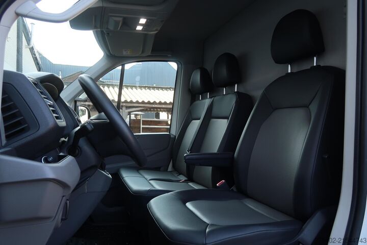 Carrinha de tejadilho alto VW Crafter 35 2.0 TDI L3H2 AUT/ LED/ CAMERA/ ACC/ ...