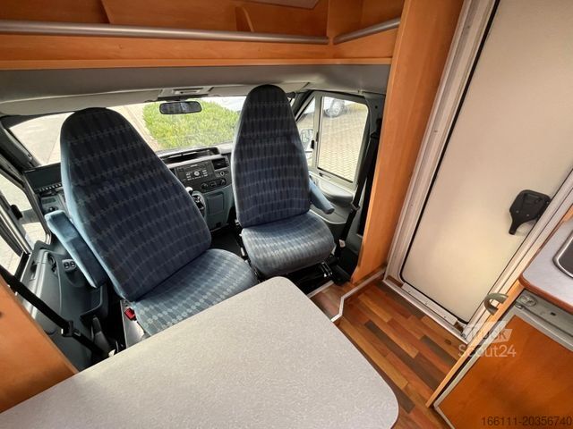 Halvintegrerad husbil SUNLIGHT T 58 - Festbett - Klima - Tempomat -