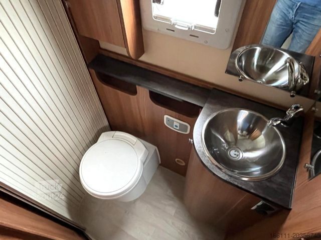 Integrerad husbil CHAUSSON Exaltis - Hub/Festbett - Automatik -