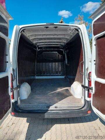 Duba panelată RENAULT Master 2.3 dCI 135 L3H2 3,5t Pack Comfort