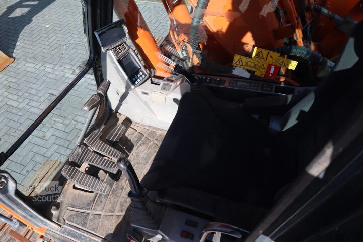 Rupsgraafmachine Doosan DX180LC | BUCKET | CW QUICK COUPLER